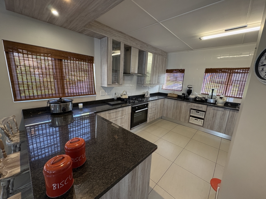 6 Bedroom Property for Sale in Cintsa East Eastern Cape